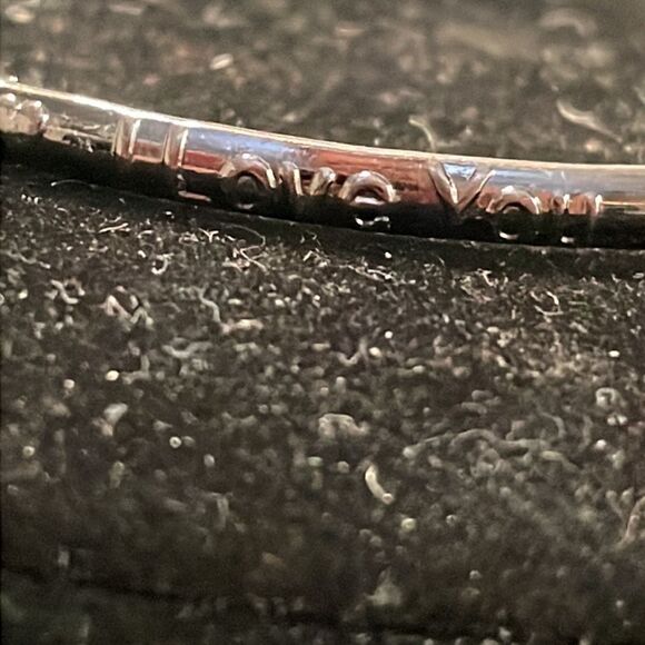 7.5” solid gunmetal gray bangle bracelet engraved all around w/“I love you” - Picture 6 of 8